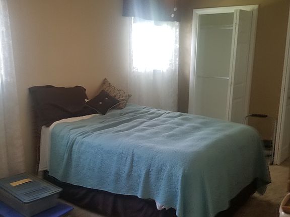 3rd image of 523 New Market Dr