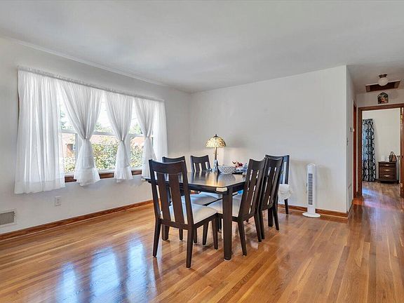 3rd image of 2601 Hebert St NW