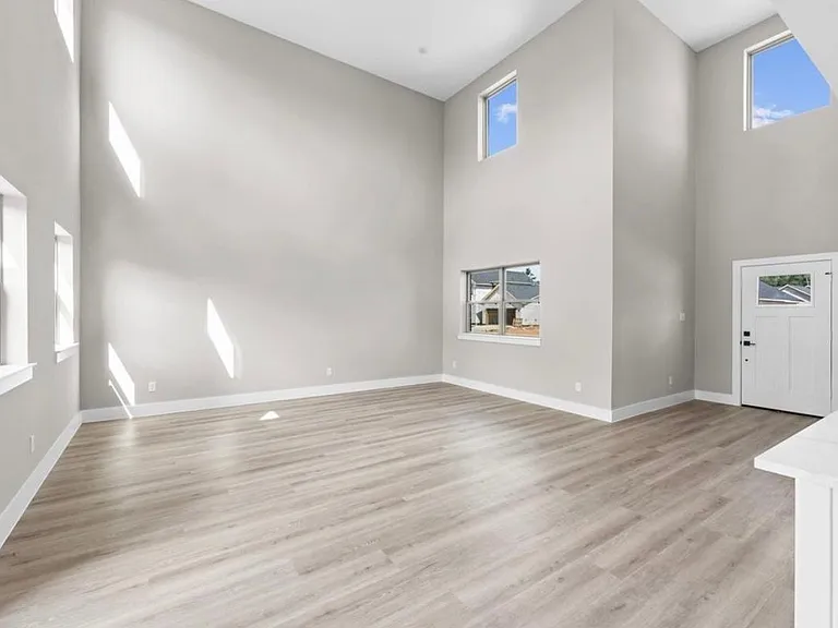 2615 Liguria Ln — Photo 4