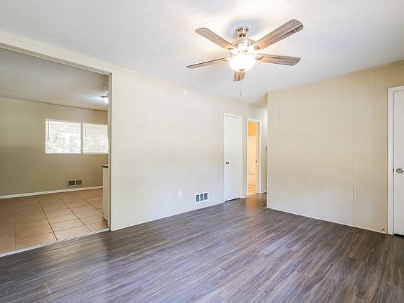 5th image of 8216 Saxon Ct