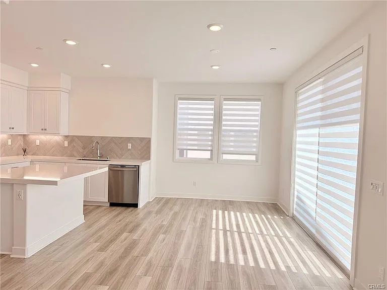 1677 W Lincoln Ave #103 — Photo 3