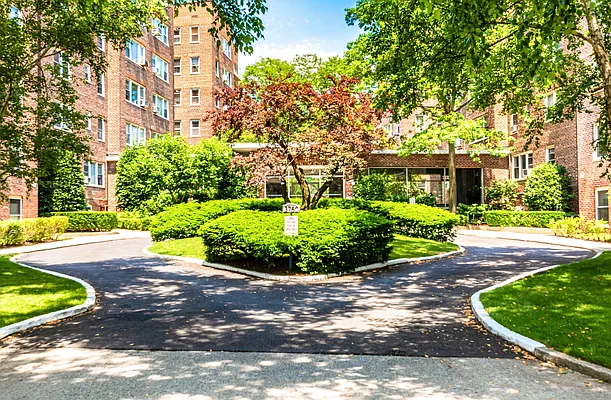 Sold by Brown Harris Stevens | media 27