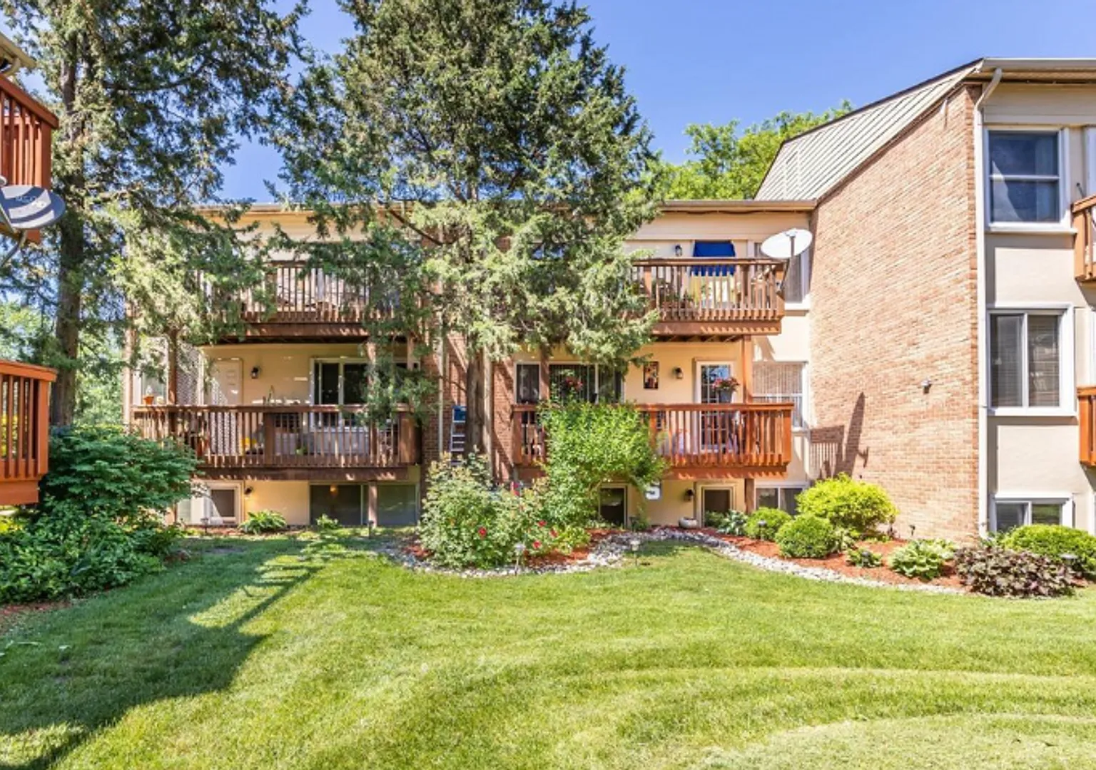 2-Bedroom Garden-Level Unit | Parking, Patio & Water Included — Photo 2