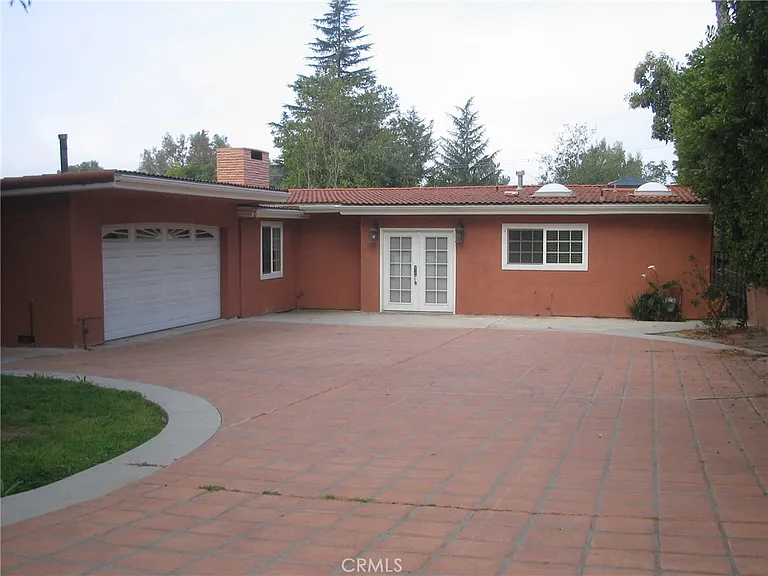 5325 La Forest Dr — Photo 1