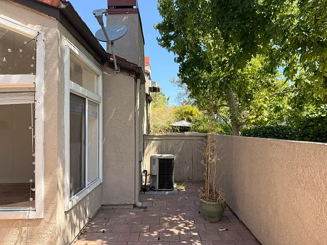 107 Stanford Ct #107 — Photo 12