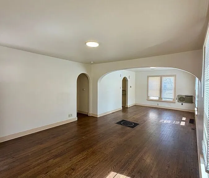 1116 N Cleveland Ave — Photo 3