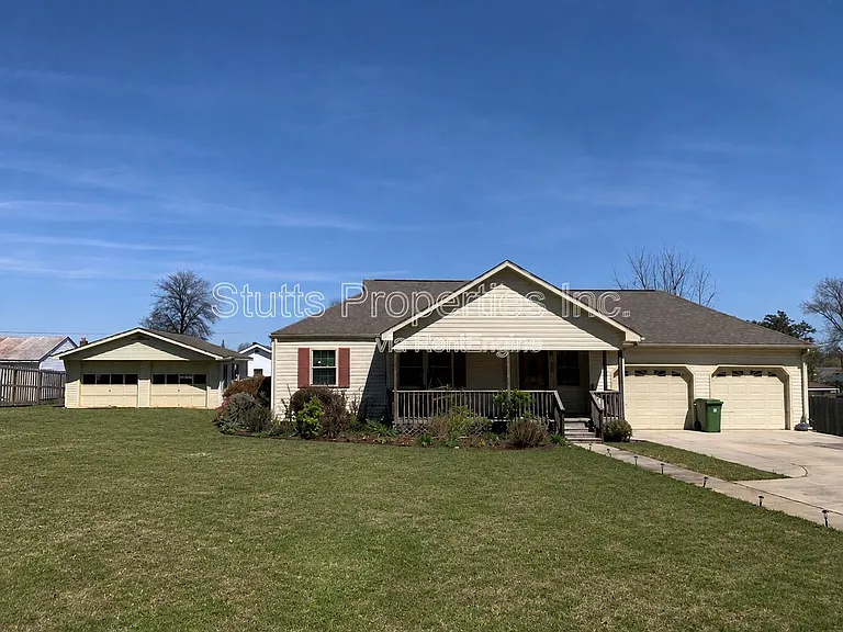 705 Courtland Ave — Photo 1