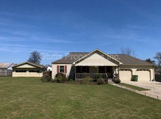 705 Courtland Ave, Muscle Shoals, AL 35661