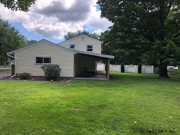 4th image of 4 Sandalwood Ln