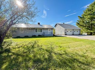 626 Horseback Rd, Carmel, ME 04419