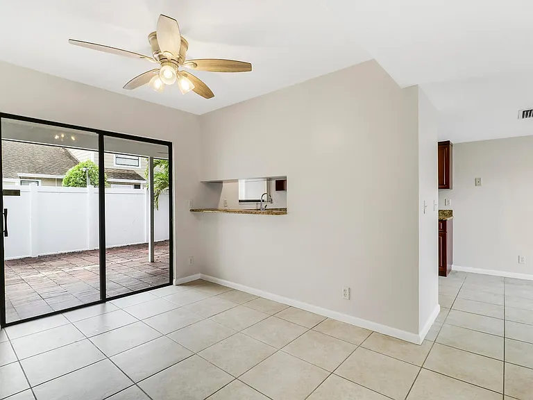 202 Lakewood Dr — Photo 10