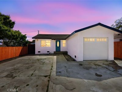 910 E 107th St, Los Angeles, CA, 90002