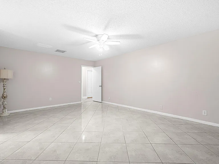 5335 Havasu Ct — Photo 19