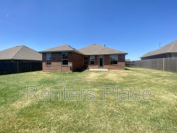 2nd image of 3109 E Gillette St