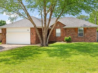 705 S Cedarwood Ct, Nixa, MO 65714