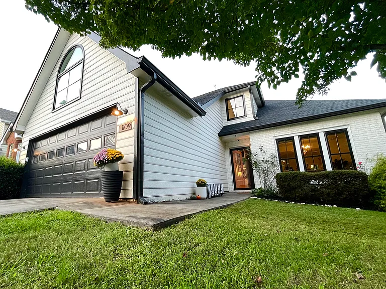 1109 Ashbury Dr — Photo 26