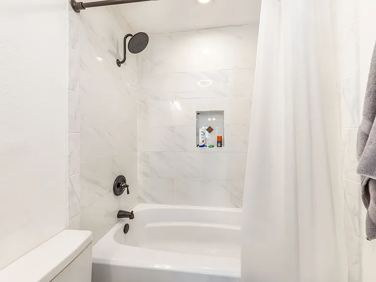 1500 Woodlawn Blvd #4 — Photo 5