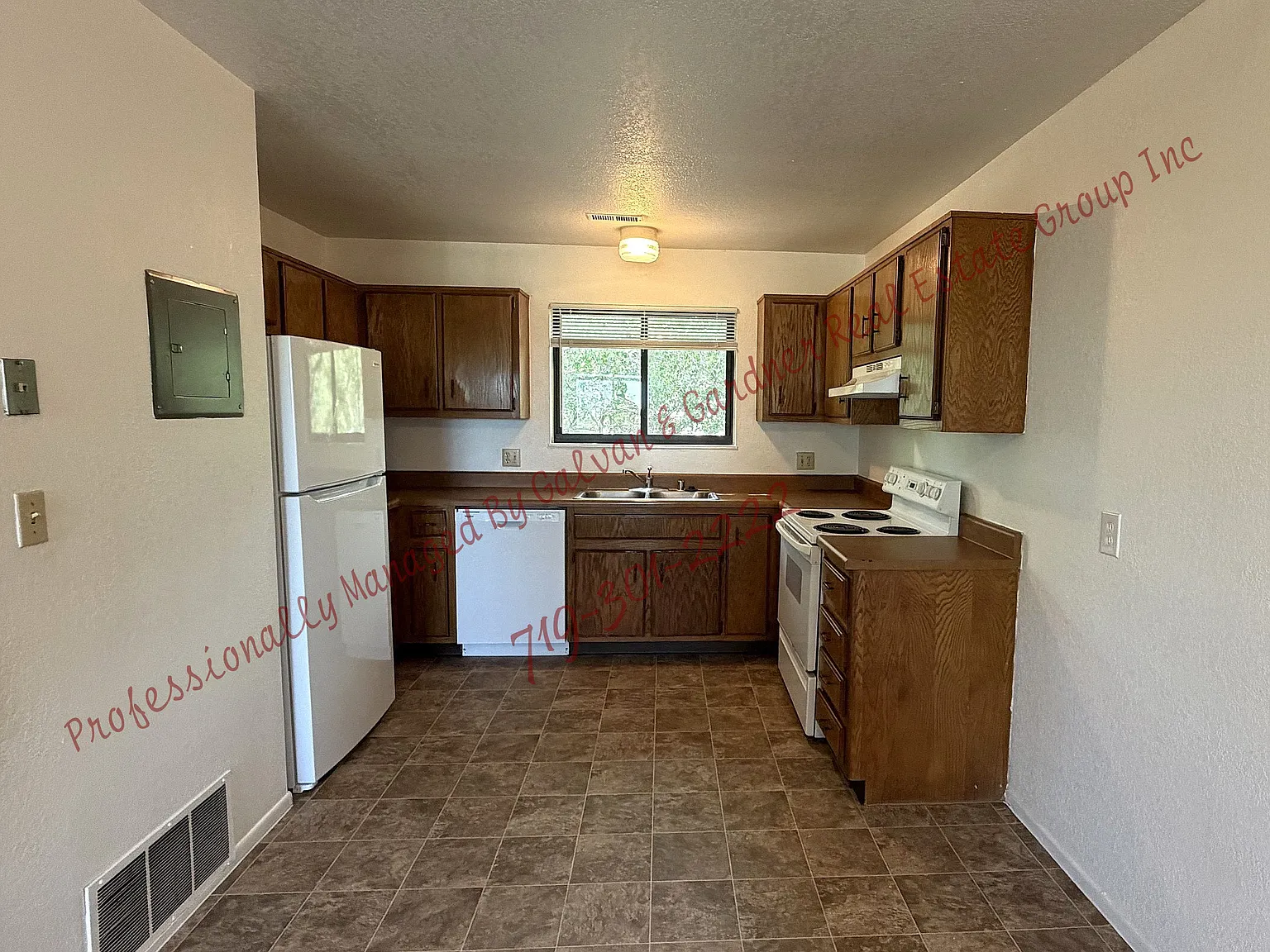 2 bed, 750 sqft, $875 — Photo 2