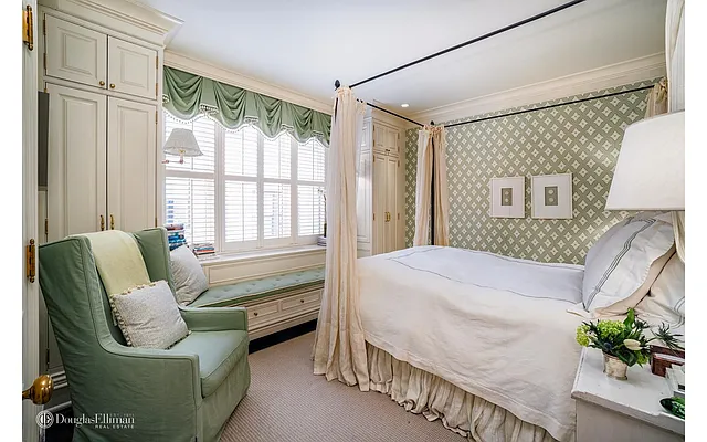 Sold by Douglas Elliman | media 16