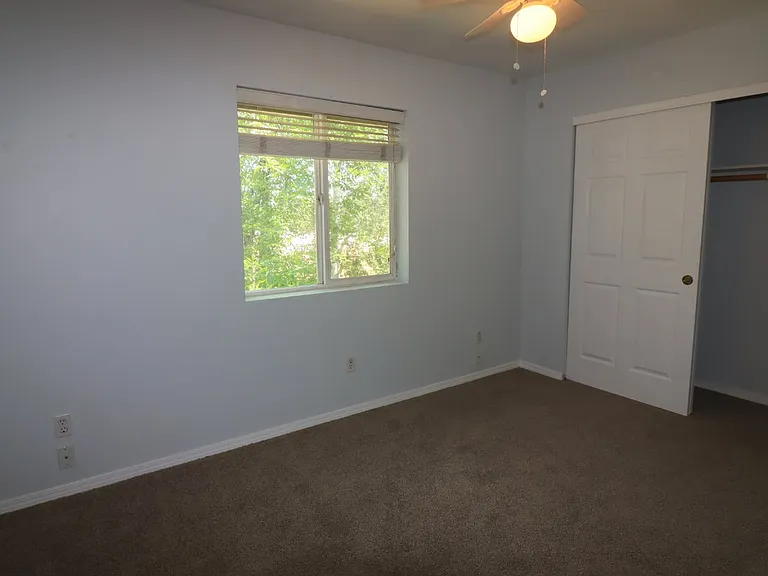 2010 NE Full Moon Dr — Photo 15