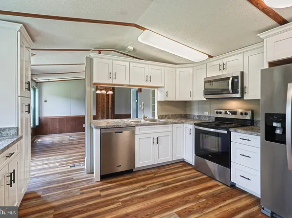 1160 Old Trail Rd, Etters, PA 17319