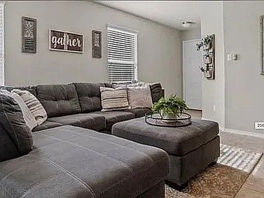 1st image of 206 Feathergrass Dr