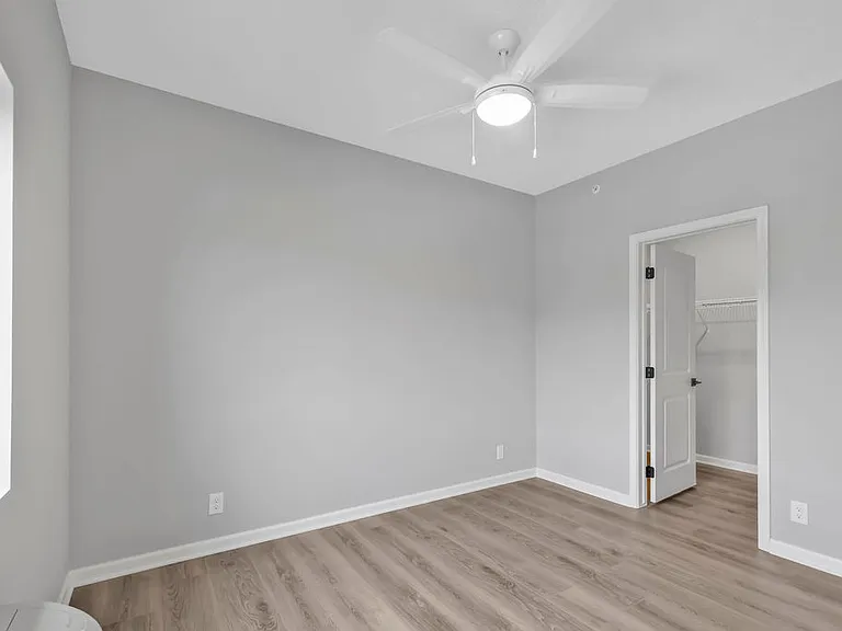 The Creek Apartments — Photo 9