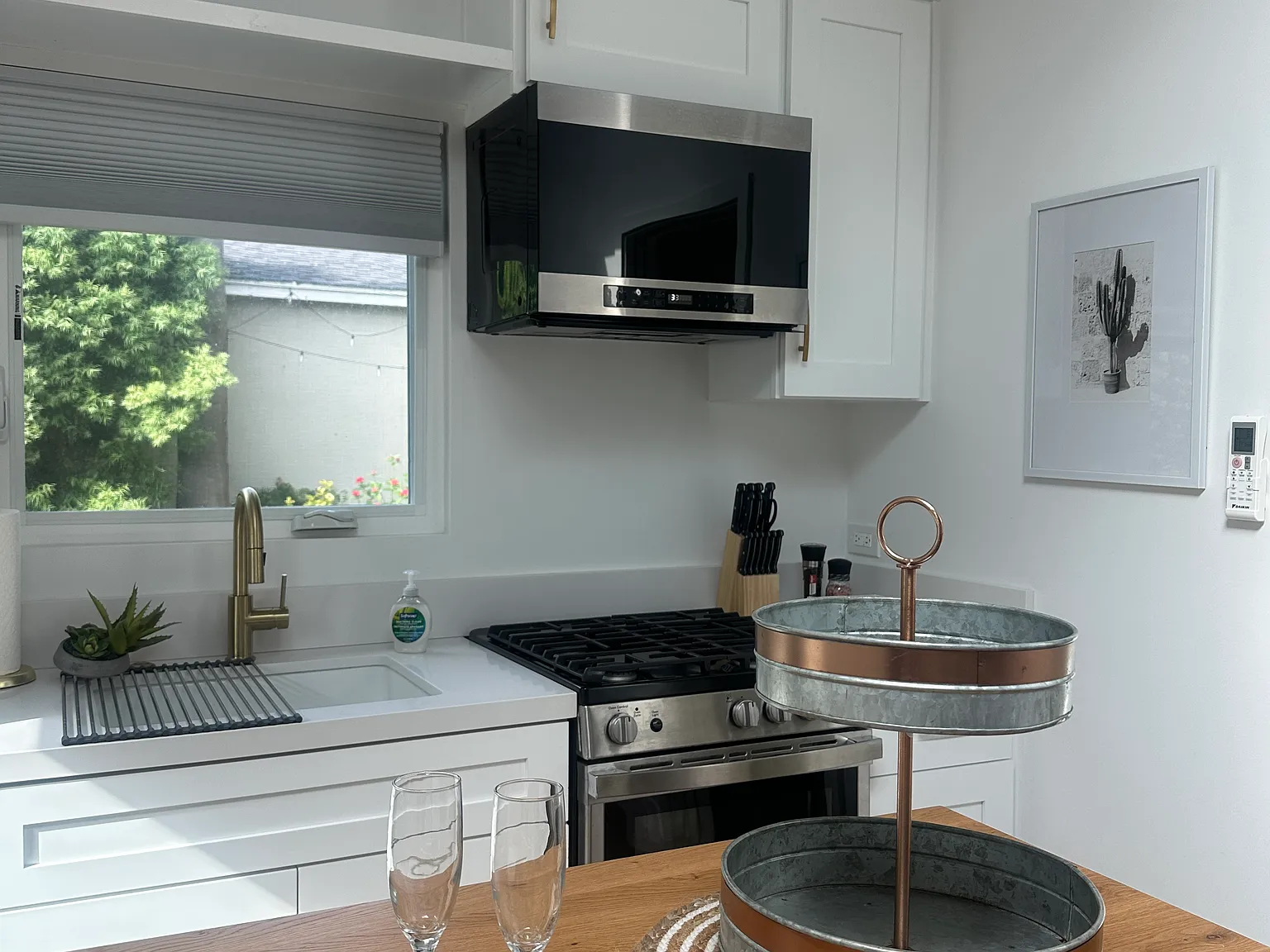 1 bed, 350 sqft, $2,999 — Photo 4