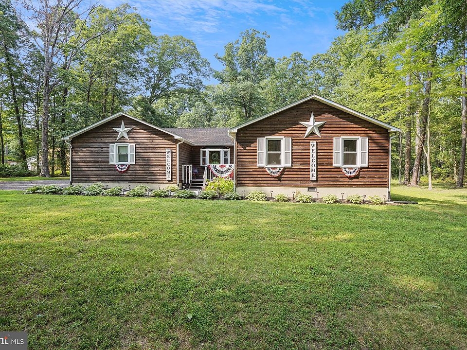 1st image of 203 Petinot Dr