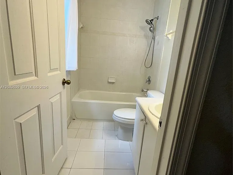 2704 SE 15th Pl — Photo 11