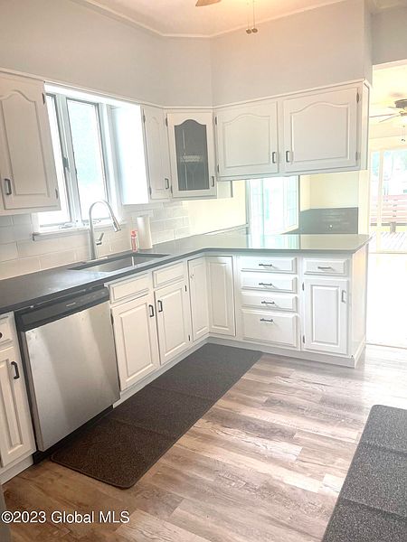 4th image of 527 Vischer Avenue