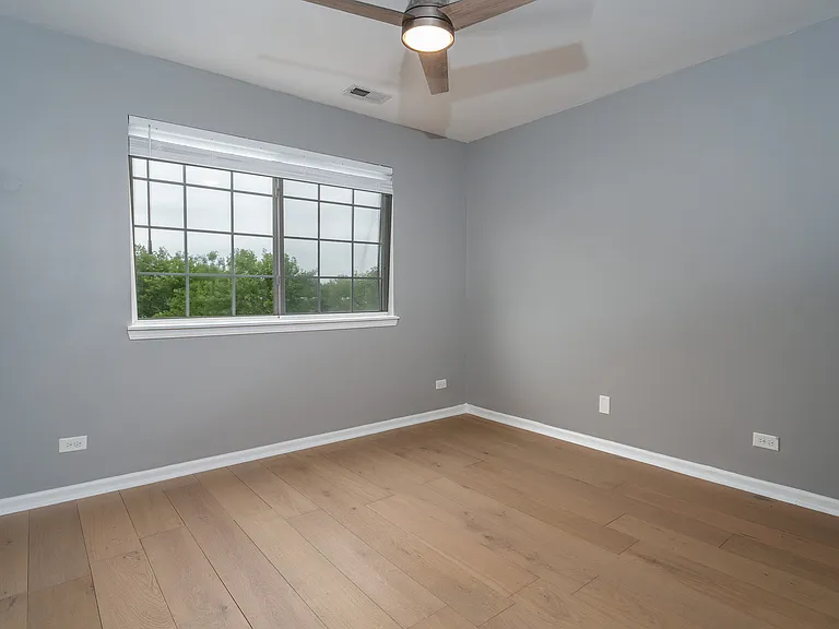 1039 Woodview Ct — Photo 15