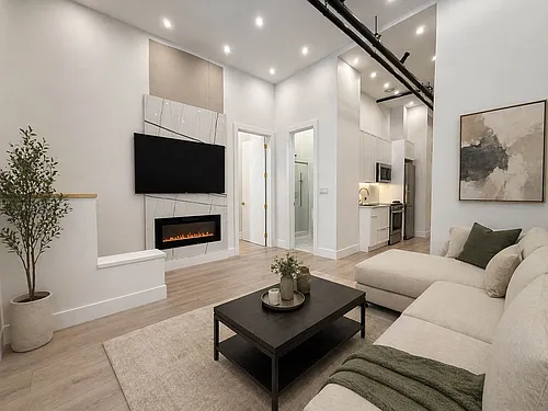 28 Bedford St Photo 1