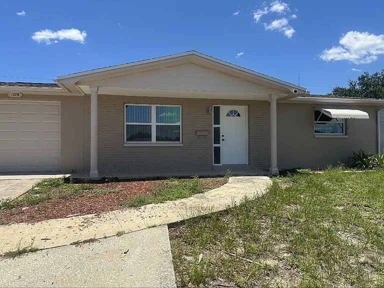 1025 Classic Dr — Photo 1