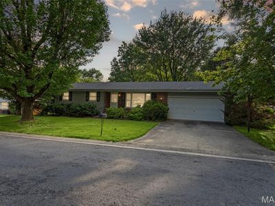 24 Cardinal Ln, Highland, IL, 62249