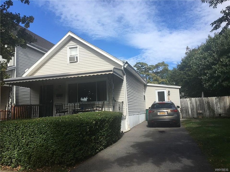 2nd image of 271 W Tupper St