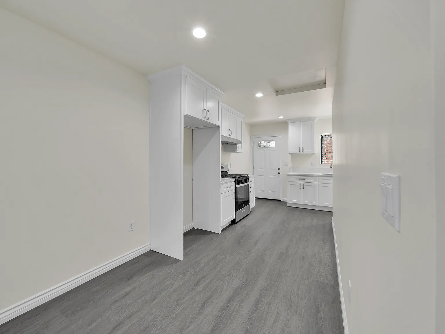 2 bed, 850 sqft, $5,000 — Photo 3