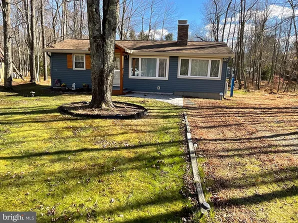 186 Canoe Trl, Pocono Lake, PA 18347