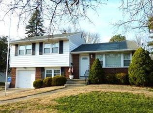 136 N Valleybrook Rd, Cherry Hill, NJ 08034