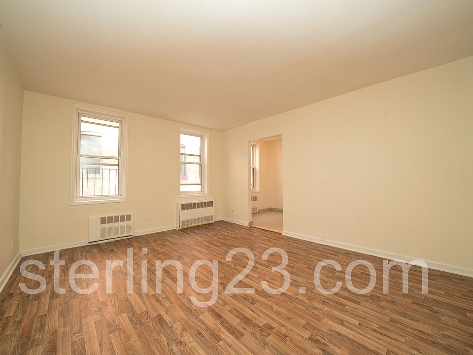 2nd image of 4318 44th St APT 4C