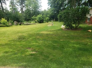 2434 Holland St, Lake Orion, MI