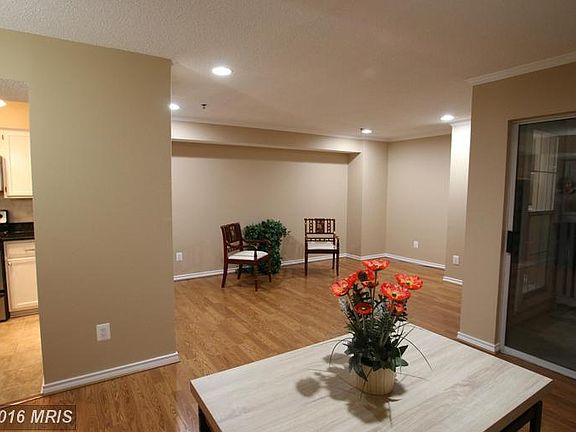 4th image of 1524 Lincoln Way APT 131