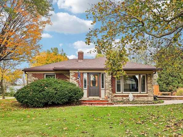9530 W Hope AVENUE, Wauwatosa, WI 53222