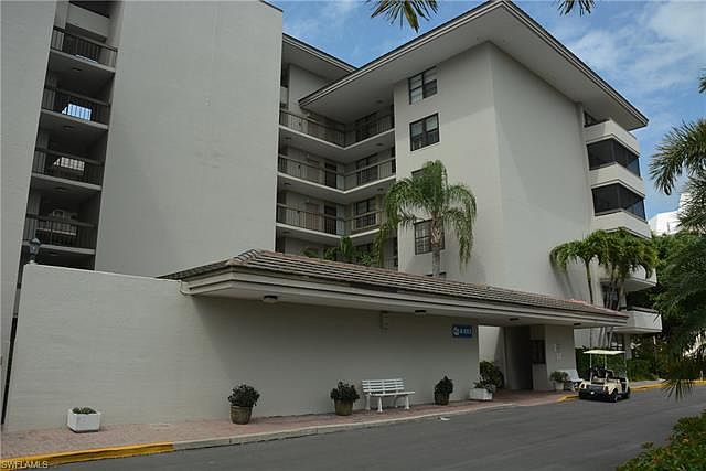 1st image of 693 Seaview Ct APT 507