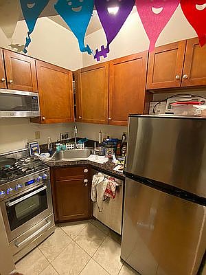 4th image of 319 W 106th St APT B