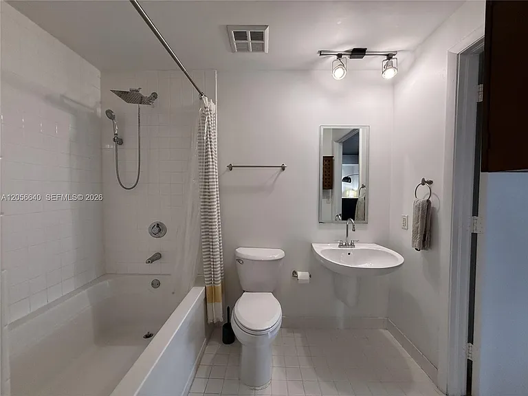 10 SW South River Dr #708 — Photo 12