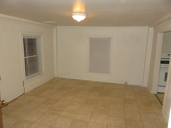 Dining room pic 1