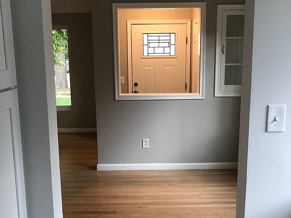 3rd image of 24731 Kenosha Ave