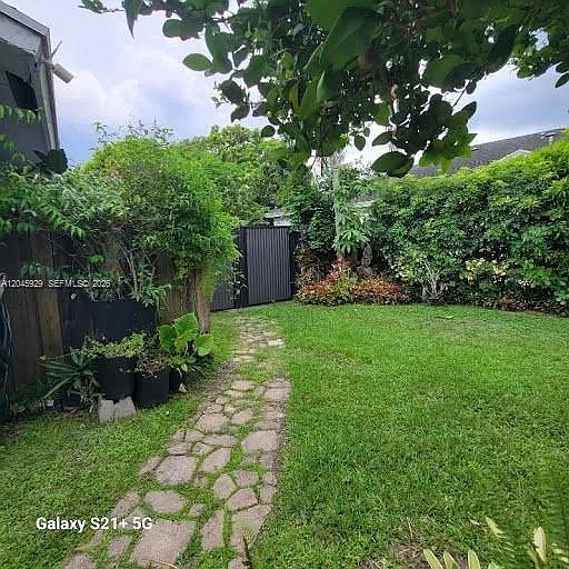 132 Sparrow Dr #B — Photo 11