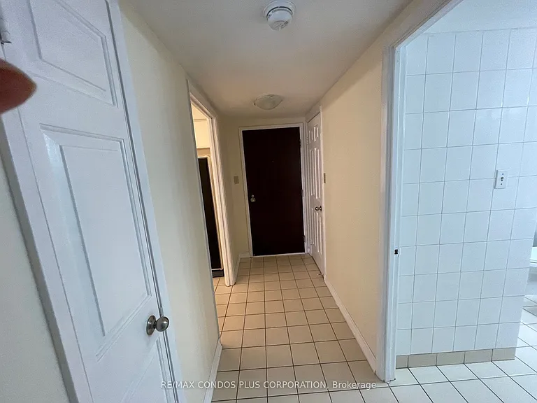 44 Gerrard St W #602 — Photo 16